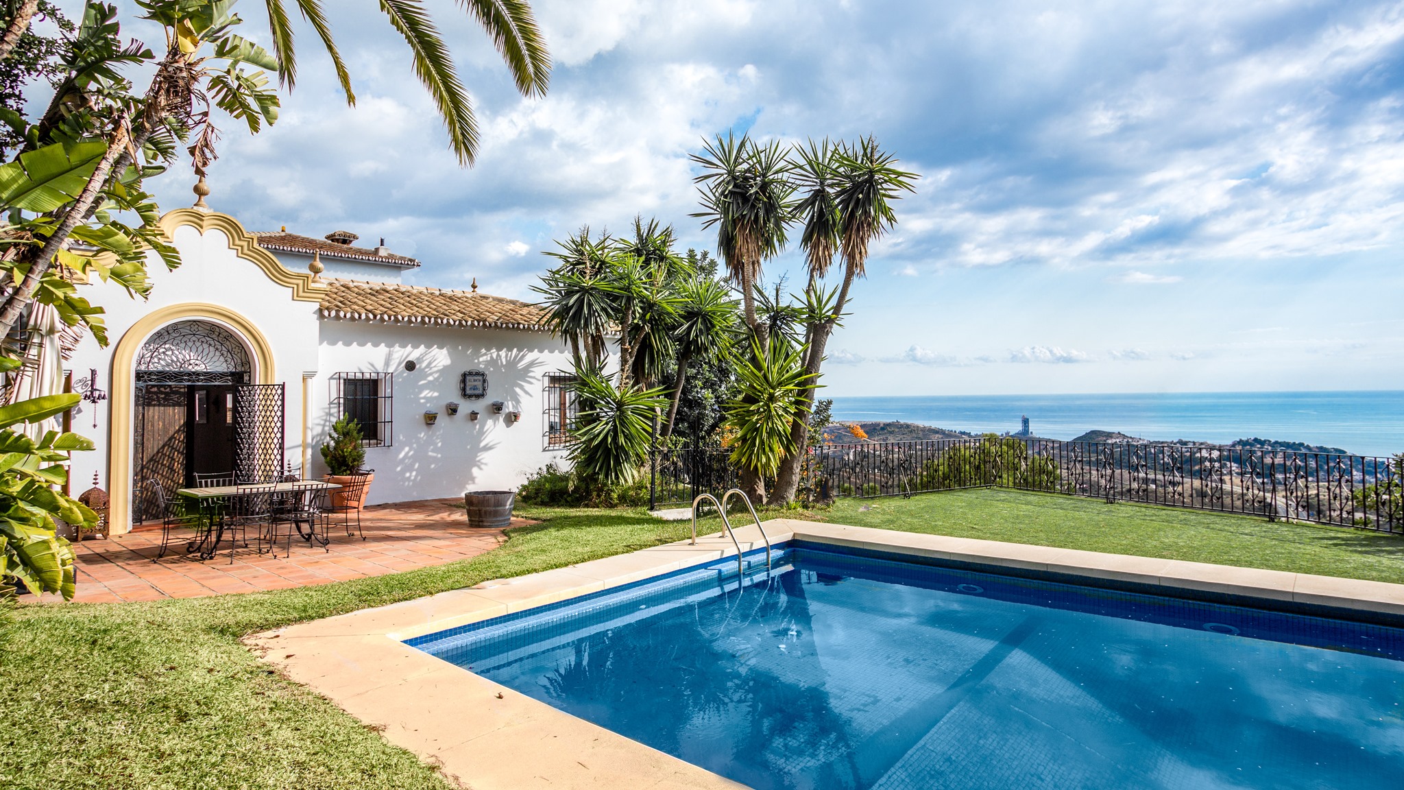 malaga-traditionelle-villa-mit-wunderbaren-panoramablick