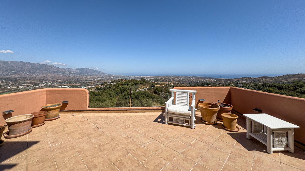 Apartment in mediterraner Architektur mit 2 Terrassen und fantastischem Panoramblick