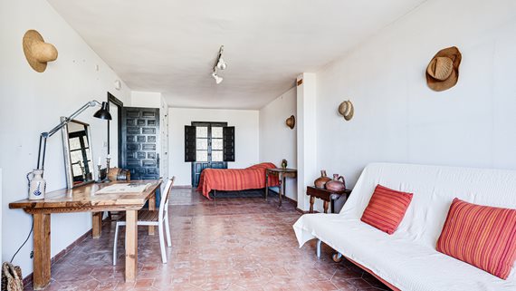 2056 - La Cala de Moral-27 image