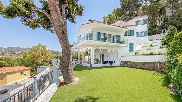 Wunderschöne Familienvilla mit Panoramablick auf die Bucht von Malaga